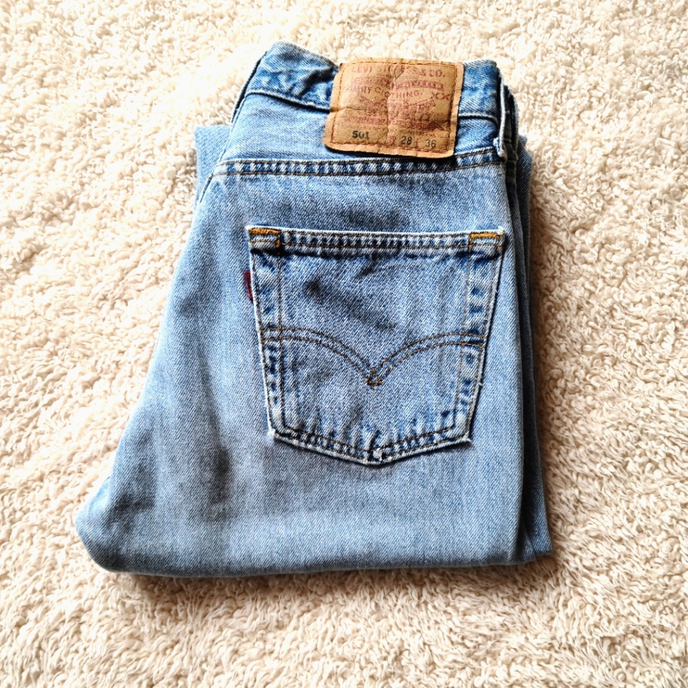 2x HP🎊🦋HP🦋🎊LEVI'S VINTAGE 501 BUTTONFLY JEANS - Picture 2 of 7